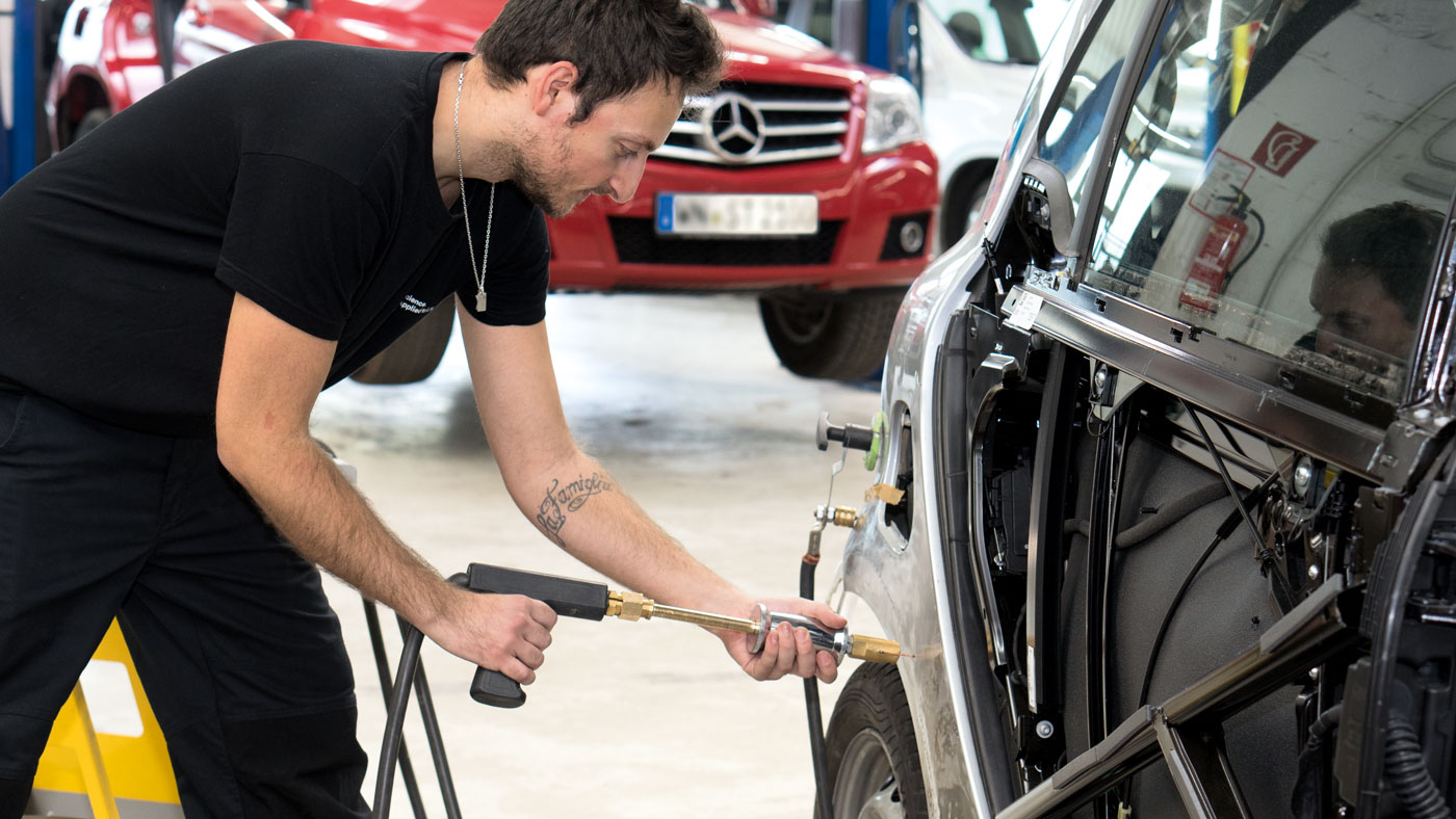 Kloz Karosserie & Lack - Handarbeit