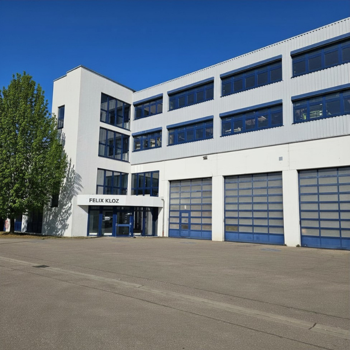 LKW-Eingang und Werkstattzufahrt | Autohaus Felix Kloz LKW-Eingang und Werkstattzufahrt bei Autohaus Felix Kloz in der Region Stuttgart